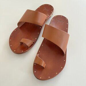 NEW IN BOX / Beek Finch Leather Toe Ring Sandal / 8 / Tan